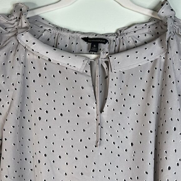 Banana Republic Julia Tie Business Peasant Blouse Size Small - Picture 2 of 13